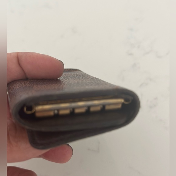 Louis Vuitton Damier Ebene Muticles 4 Key Holder - Picture 7 of 7